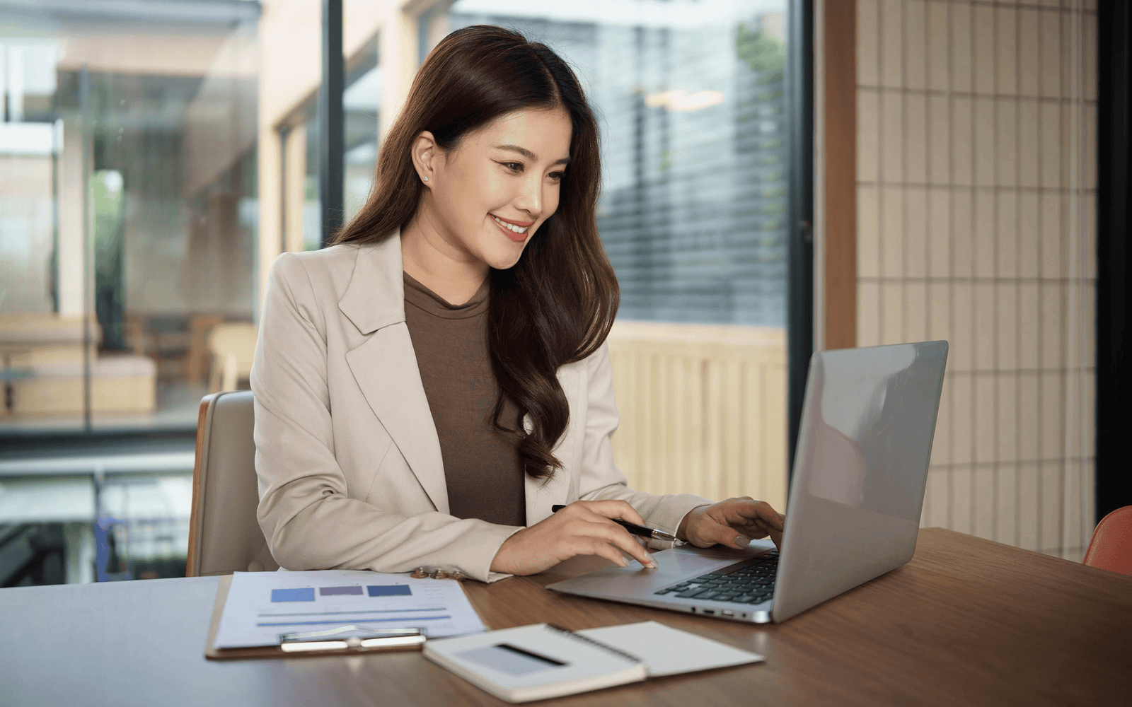 How to develop a website for a financial services company